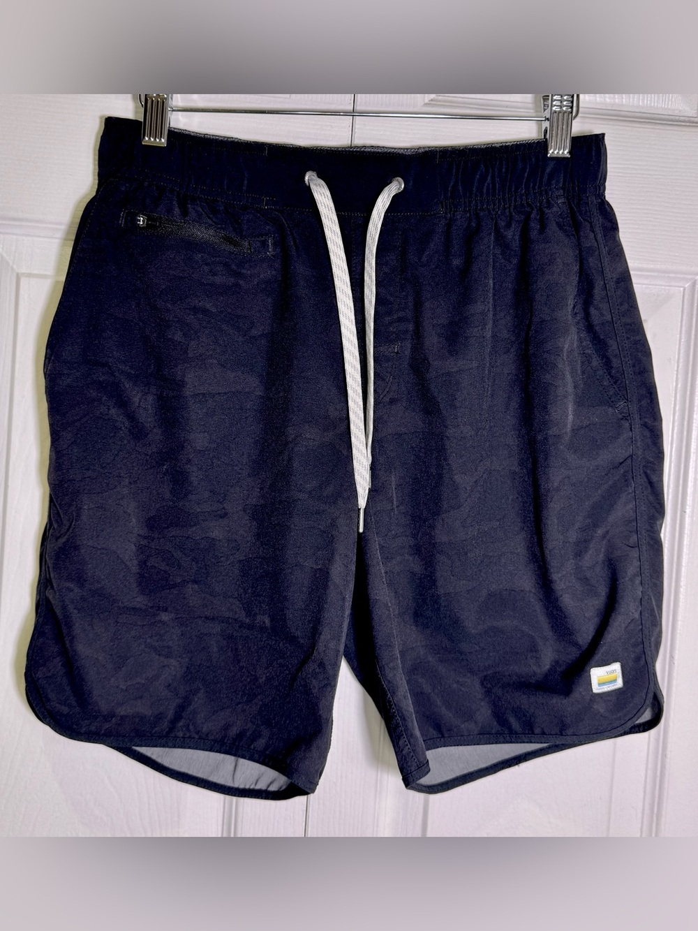 Vuori Banks Shorts Men’s Small Black Camo 7.5” Performance Athletic EUC